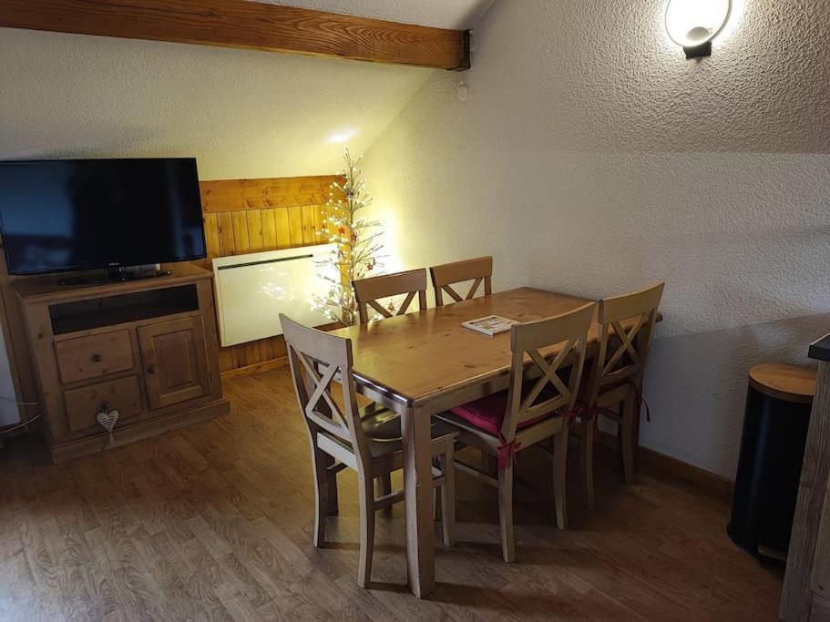 Appartement 4 Personnes Puy Saint Vincent 1800 Pieds Des Pistes Пюи-Сен-Венсан Екстериор снимка